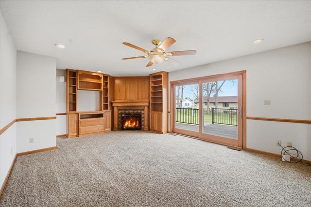 913 E Charles, Oelwein, IA 50662