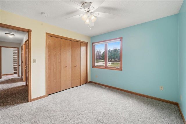 913 E Charles, Oelwein, IA 50662
