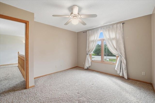 913 E Charles, Oelwein, IA 50662