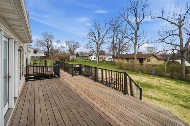 913 E Charles, Oelwein, IA 50662