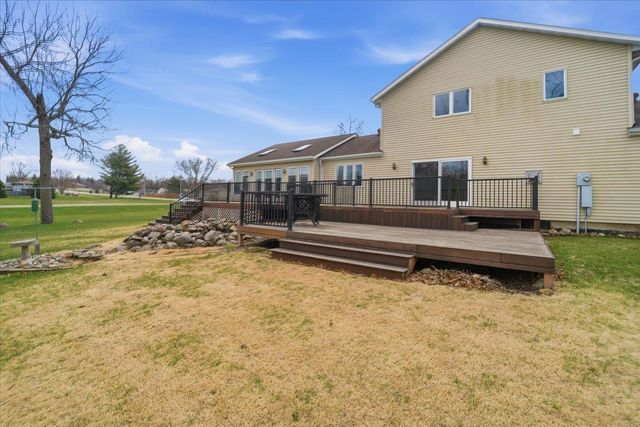913 E Charles, Oelwein, IA 50662