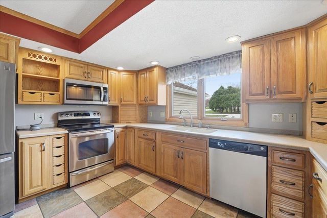 913 E Charles, Oelwein, IA 50662