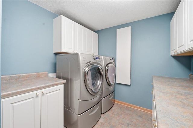 913 E Charles, Oelwein, IA 50662