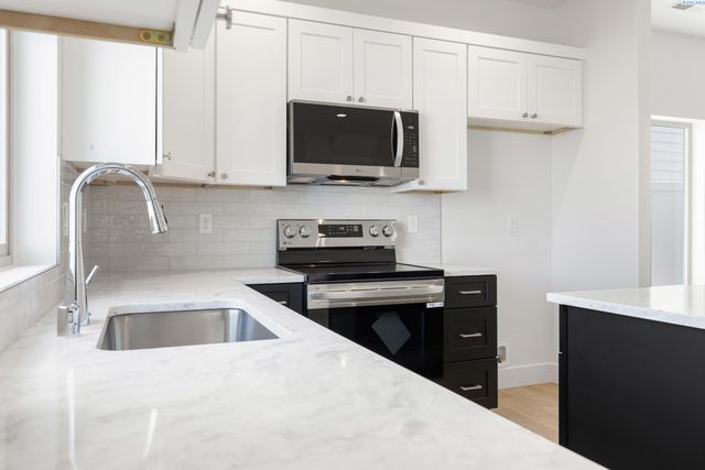 7480 Grapevine Ct, West Richland, WA 99353