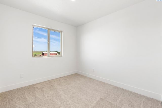 7480 Grapevine Ct, West Richland, WA 99353