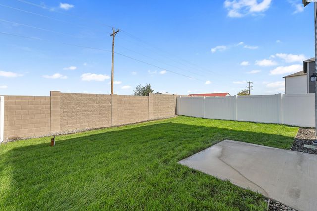 7480 Grapevine Ct, West Richland, WA 99353