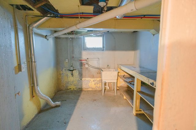 66 E Isabella Avenue, Muskegon City, MI 49442