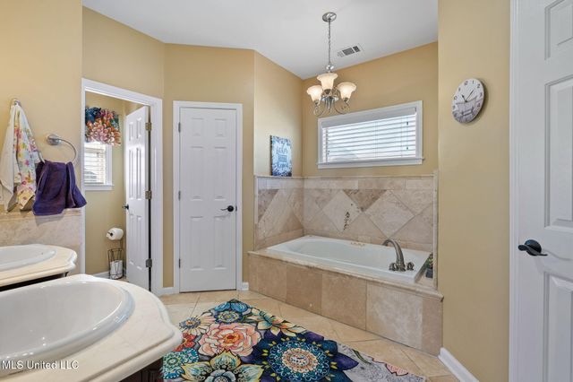 4445 Robertson Gin Road, Hernando, MS 38632