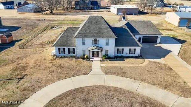 4445 Robertson Gin Road, Hernando, MS 38632