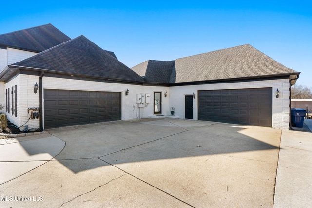 4445 Robertson Gin Road, Hernando, MS 38632