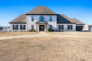 4445 Robertson Gin Road, Hernando, MS 38632