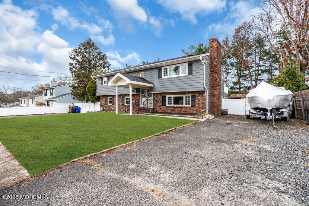 40 Pinewood Drive, Brick, NJ 08724