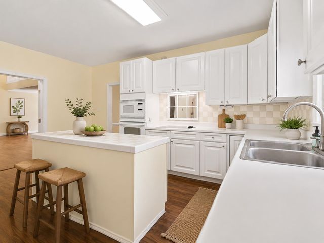 846 LANCELOT CIR, Collierville, TN 38017