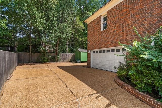 846 LANCELOT CIR, Collierville, TN 38017