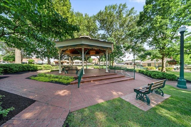 846 LANCELOT CIR, Collierville, TN 38017