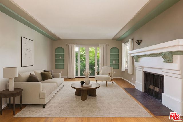 7932 Blackburn Avenue, Los Angeles, CA 90048