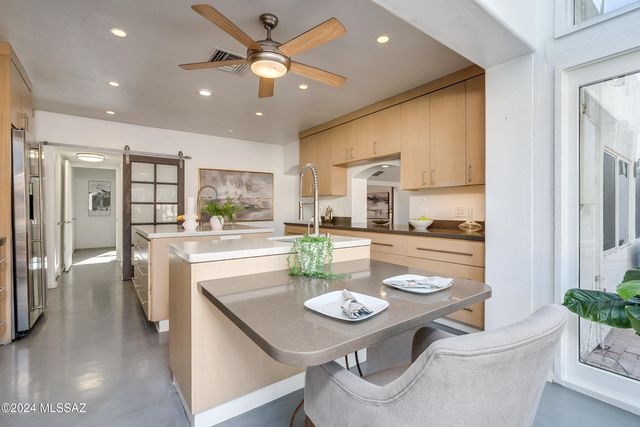 15 E Calle Corta, Tucson, AZ 85716