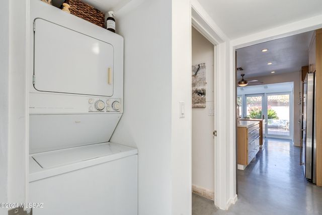 15 E Calle Corta, Tucson, AZ 85716