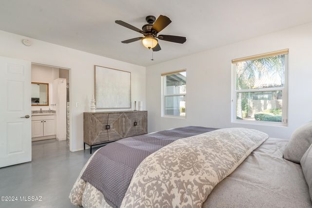 15 E Calle Corta, Tucson, AZ 85716