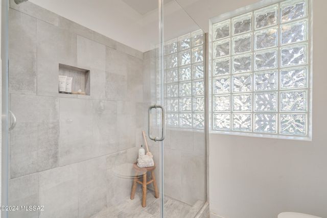 15 E Calle Corta, Tucson, AZ 85716