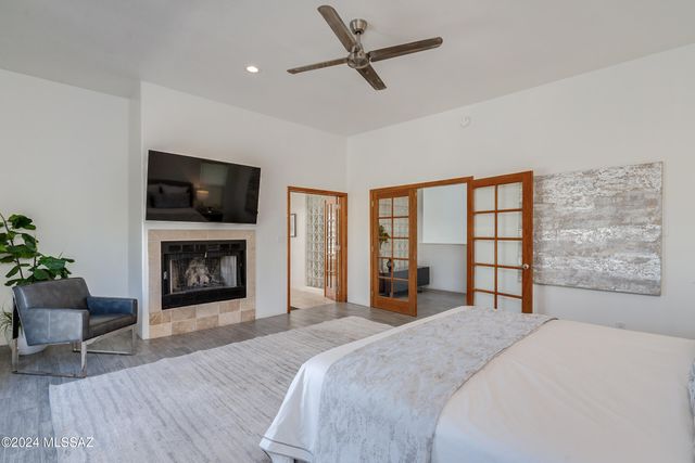 15 E Calle Corta, Tucson, AZ 85716