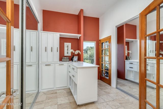 15 E Calle Corta, Tucson, AZ 85716