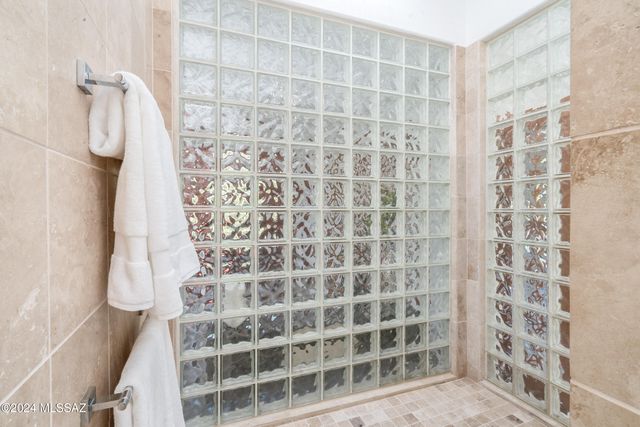 15 E Calle Corta, Tucson, AZ 85716