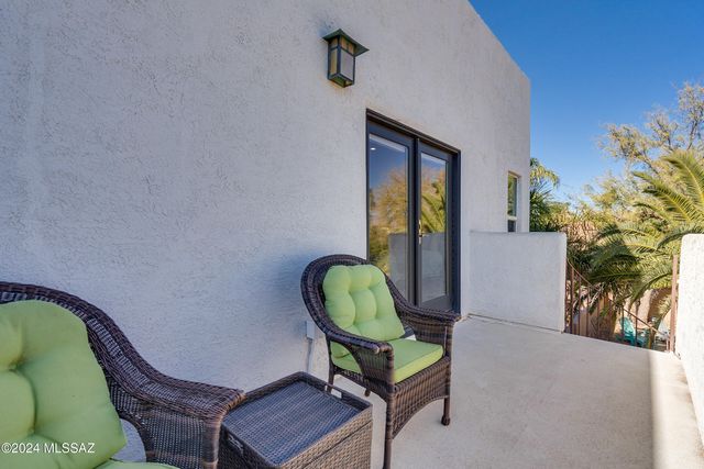 15 E Calle Corta, Tucson, AZ 85716