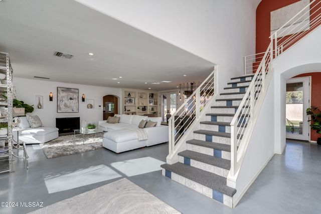 15 E Calle Corta, Tucson, AZ 85716