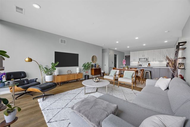 1 University Way 202, Iowa City, IA 52246