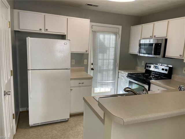 43 Terri Sue CT, Hampton, VA 23666