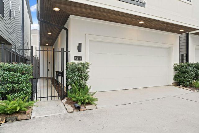 4219 Dickson Street, Houston, TX 77007