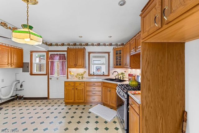 1960 Tudor Street, Cuyahoga Falls, OH 44221