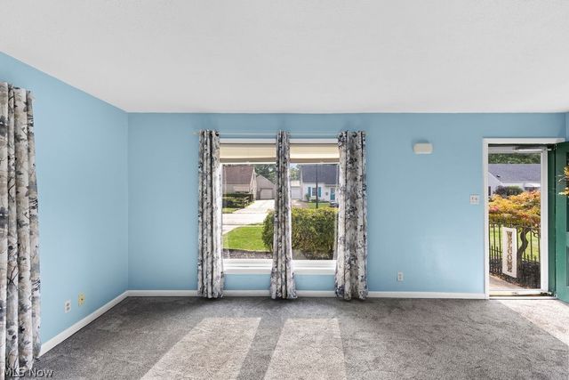 1960 Tudor Street, Cuyahoga Falls, OH 44221