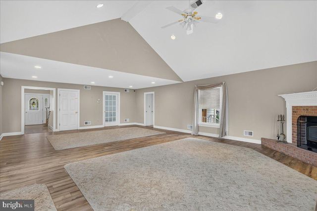 1491 KUSER, Hamilton, NJ 08619