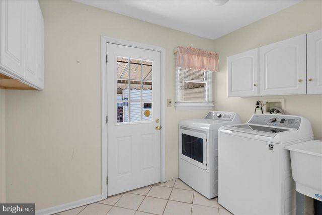1491 KUSER, Hamilton, NJ 08619