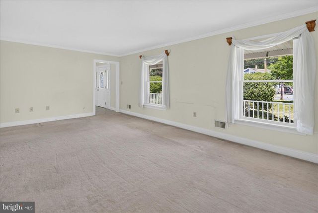 1491 KUSER, Hamilton, NJ 08619