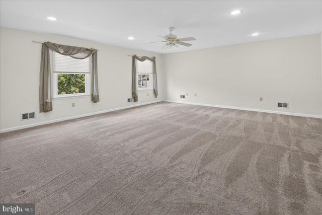 1491 KUSER, Hamilton, NJ 08619