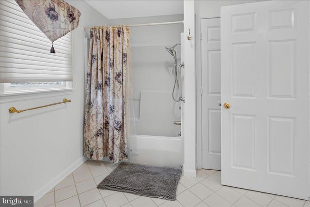 1491 KUSER, Hamilton, NJ 08619