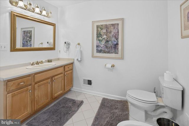 1491 KUSER, Hamilton, NJ 08619