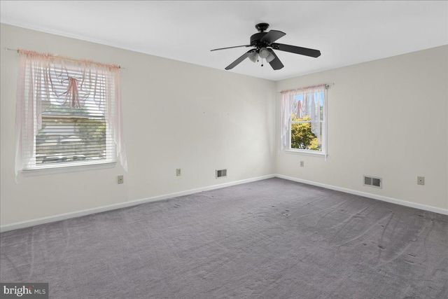 1491 KUSER, Hamilton, NJ 08619
