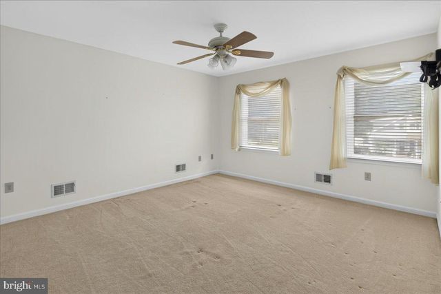 1491 KUSER, Hamilton, NJ 08619