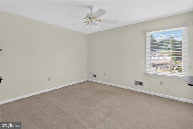 1491 KUSER, Hamilton, NJ 08619