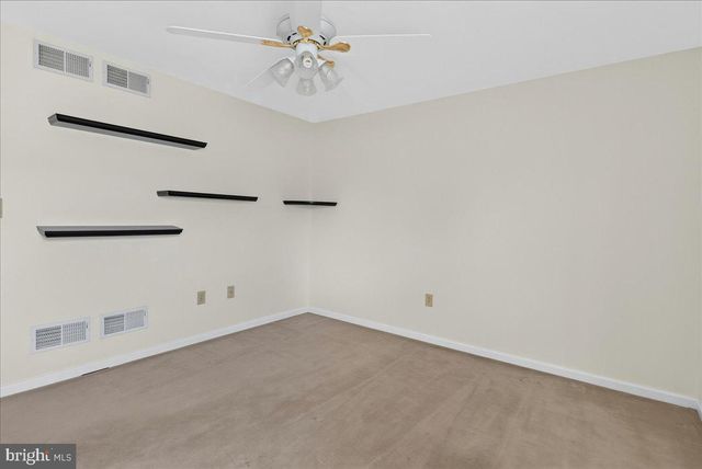1491 KUSER, Hamilton, NJ 08619