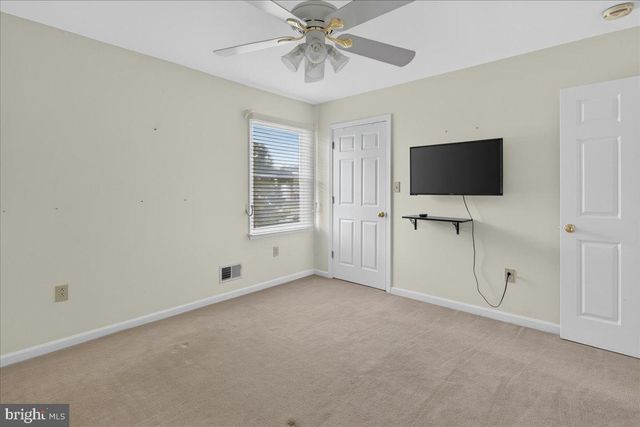 1491 KUSER, Hamilton, NJ 08619