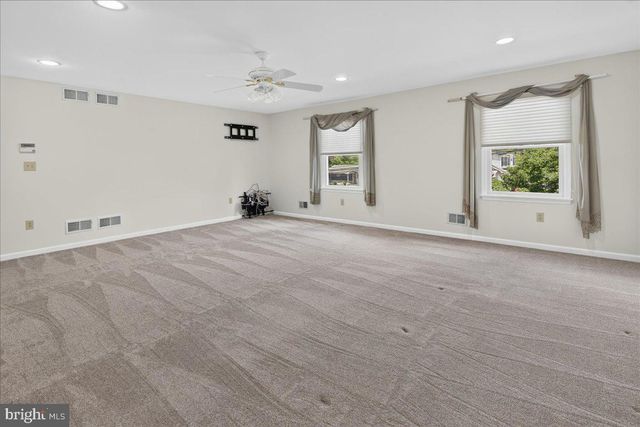 1491 KUSER, Hamilton, NJ 08619