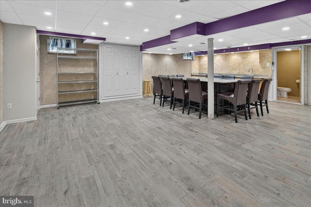 1491 KUSER, Hamilton, NJ 08619