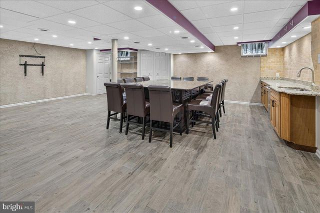 1491 KUSER, Hamilton, NJ 08619