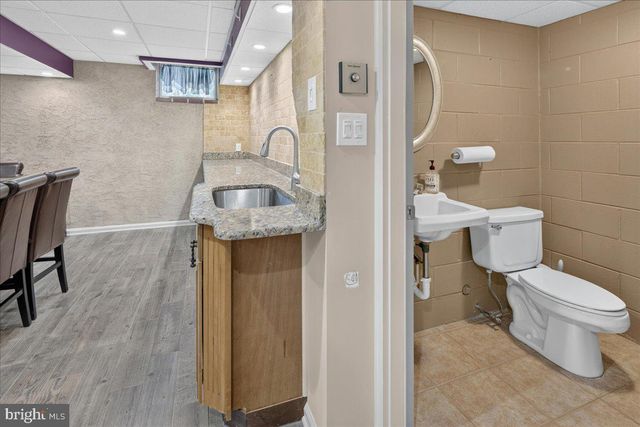 1491 KUSER, Hamilton, NJ 08619
