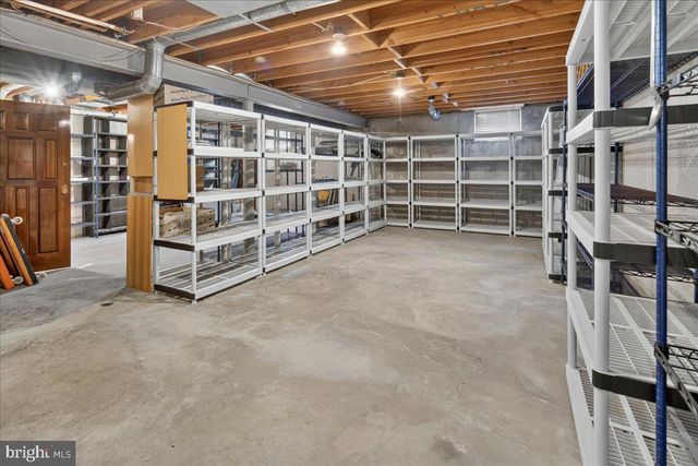 1491 KUSER, Hamilton, NJ 08619